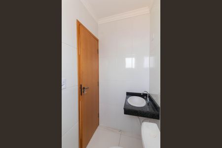 Casa de condomínio para alugar com 68m², 2 quartos e 2 vagas Casa de condomínio para alugar com 68m², 2 quartos e 2 vagasBanheiro da Suíte 1