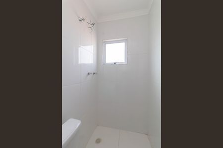 Casa de condomínio para alugar com 68m², 2 quartos e 2 vagas Casa de condomínio para alugar com 68m², 2 quartos e 2 vagasBanheiro da Suíte 1