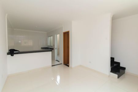 Sala de casa de condomínio para alugar com 2 quartos, 68m² em Itaquera, São Paulo