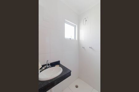 Casa de condomínio para alugar com 68m², 2 quartos e 2 vagas Casa de condomínio para alugar com 68m², 2 quartos e 2 vagasBanheiro da Suíte 2