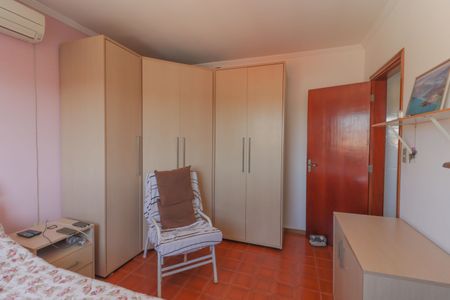 Casa à venda com 298m², 4 quartos e 2 vagasQuarto 3