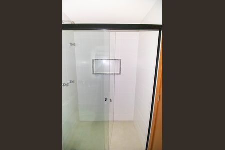 Apartamento para alugar com 100m², 2 quartos e 1 vaga Apartamento para alugar com 100m², 2 quartos e 1 vagaBanheiro da Suíte 1