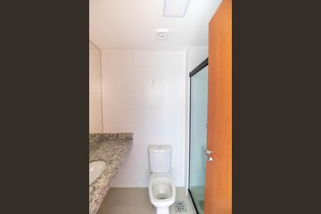 Apartamento para alugar com 100m², 2 quartos e 1 vaga Apartamento para alugar com 100m², 2 quartos e 1 vagaBanheiro da Suíte 1