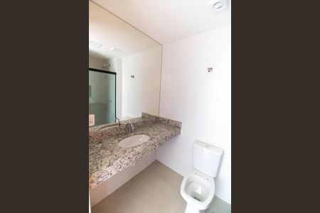 Apartamento para alugar com 100m², 2 quartos e 1 vaga Apartamento para alugar com 100m², 2 quartos e 1 vagaBanheiro da Suíte 1