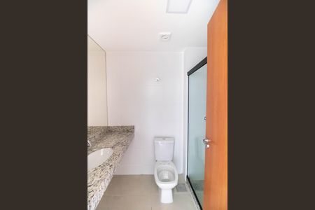 Apartamento para alugar com 100m², 2 quartos e 1 vaga Apartamento para alugar com 100m², 2 quartos e 1 vagaBanheiro da Suíte 2
