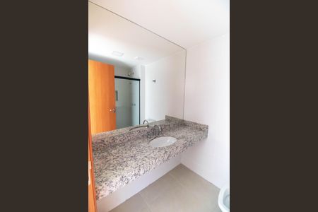 Apartamento para alugar com 100m², 2 quartos e 1 vaga Apartamento para alugar com 100m², 2 quartos e 1 vagaBanheiro da Suíte 2
