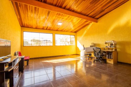 Casa à venda com 208m², 4 quartos e 2 vagas Casa à venda com 208m², 4 quartos e 2 vagasVaranda dos Quartos 1 e 2