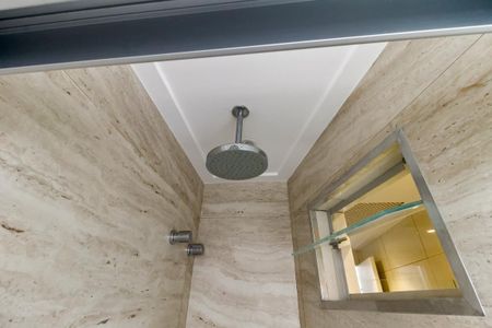 Apartamento à venda com 200m², 4 quartos e 3 vagasBanheiro da Suíte 2 - chuveiro