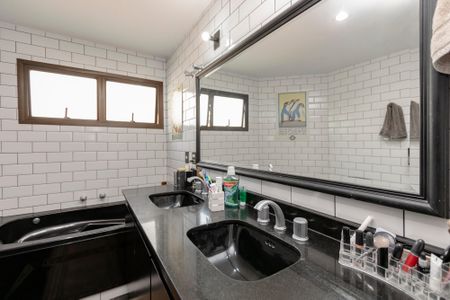 Apartamento à venda com 140m², 3 quartos e 2 vagasBanheiro da Suíte