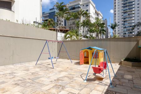 Apartamento à venda com 140m², 3 quartos e 2 vagasÁrea comum - Playground