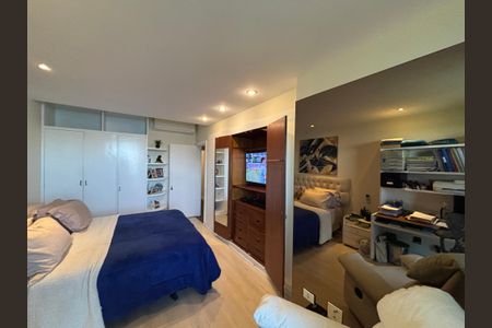 Apartamento para alugar com 220m², 3 quartos e 2 vagas Apartamento para alugar com 220m², 3 quartos e 2 vagasSuíte