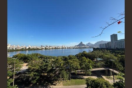 Apartamento para alugar com 220m², 3 quartos e 2 vagas Apartamento para alugar com 220m², 3 quartos e 2 vagasSala