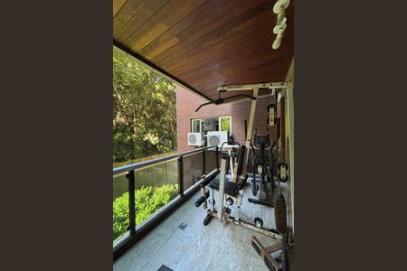 Apartamento para alugar com 220m², 3 quartos e 2 vagas Apartamento para alugar com 220m², 3 quartos e 2 vagasVaranda dos quartos