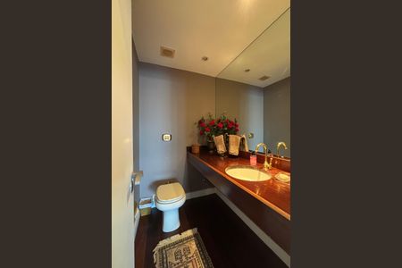 Apartamento para alugar com 220m², 3 quartos e 2 vagas Apartamento para alugar com 220m², 3 quartos e 2 vagasLavabo