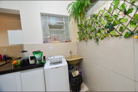 Apartamento à venda com 65m², 3 quartos e 1 vagaÁrea de Serviço