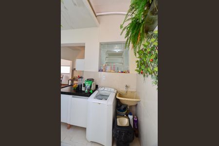 Apartamento à venda com 65m², 3 quartos e 1 vagaÁrea de Serviço