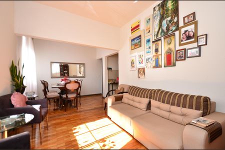 Apartamento à venda com 65m², 3 quartos e 1 vagaSala 