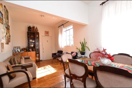 Apartamento à venda com 65m², 3 quartos e 1 vagaSala 