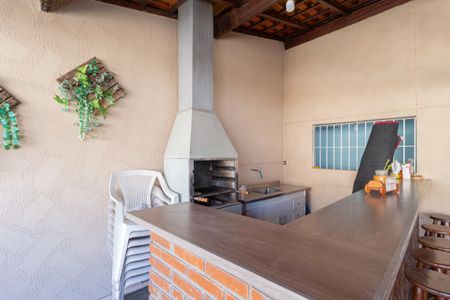 Casa à venda com 210m², 2 quartos e 1 vagaSacada