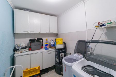 Casa à venda com 210m², 2 quartos e 1 vagaÁrea de serviço