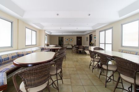 Apartamento para alugar com 130m², 2 quartos e 1 vagaÁrea comum - Salão de festas