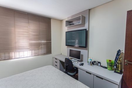 Casa à venda com 400m², 3 quartos e 3 vagas Casa à venda com 400m², 3 quartos e 3 vagasQuarto 3