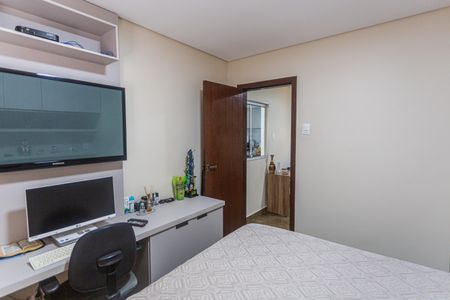 Casa à venda com 400m², 3 quartos e 3 vagas Casa à venda com 400m², 3 quartos e 3 vagasQuarto 3