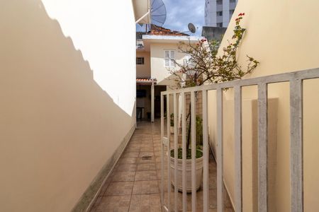 Casa de condomínio à venda com 230m², 3 quartos e 1 vaga Casa de condomínio à venda com 230m², 3 quartos e 1 vagaQuintal