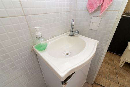 Casa de condomínio à venda com 230m², 3 quartos e 1 vaga Casa de condomínio à venda com 230m², 3 quartos e 1 vagaBanheiro 2