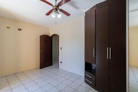 Casa à venda com 195m², 3 quartos e 3 vagasSuíte