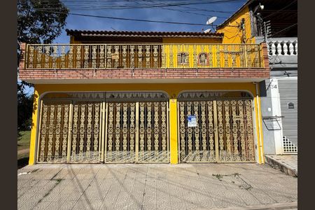 Casa à venda com 195m², 3 quartos e 3 vagasFachada Placa