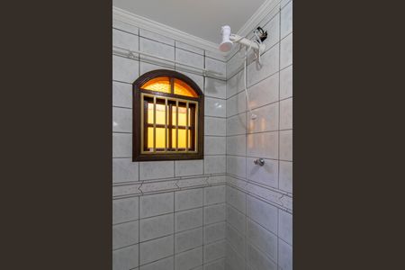 Casa à venda com 195m², 3 quartos e 3 vagasBanheiro 2