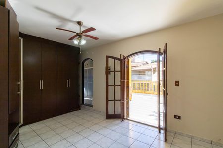 Casa à venda com 195m², 3 quartos e 3 vagasSuíte