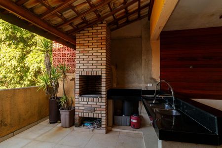 Casa à venda com 240m², 3 quartos e 5 vagasÁrea comum - Churrasqueira