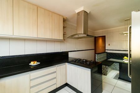 Casa à venda com 240m², 3 quartos e 5 vagasCozinha