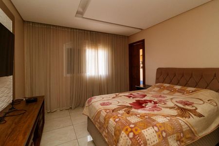 Casa à venda com 240m², 3 quartos e 5 vagasSuíte