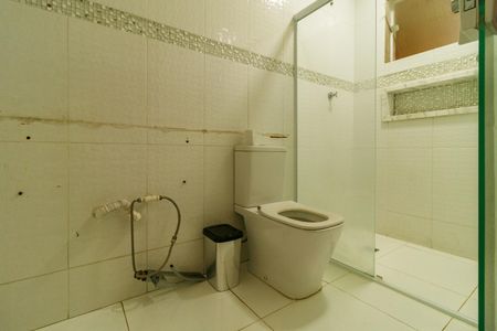 Casa à venda com 240m², 3 quartos e 5 vagasBanheiro de Serviço