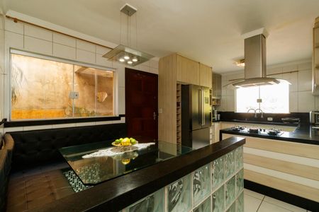 Casa à venda com 240m², 3 quartos e 5 vagasCozinha