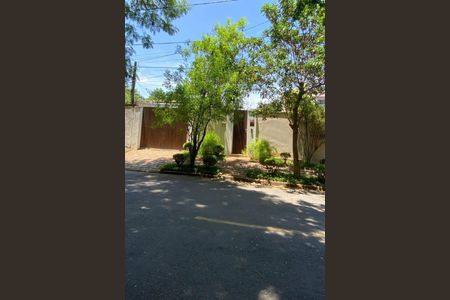 Casa à venda com 66m², 1 quarto e 4 vagas