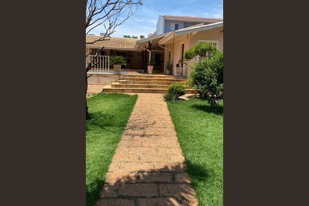 Casa à venda com 66m², 1 quarto e 4 vagas