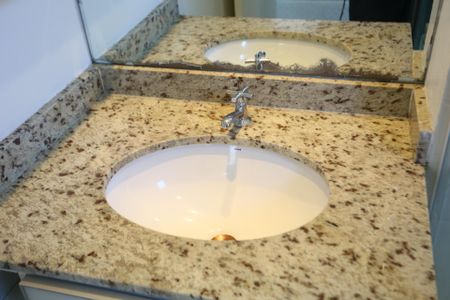 Apartamento à venda com 68m², 2 quartos e 1 vagaBanheiro da Suíte 1