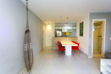 Apartamento à venda com 68m², 2 quartos e 1 vagaSala