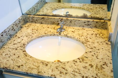 Apartamento à venda com 68m², 2 quartos e 1 vagaBanheiro da Suíte 1