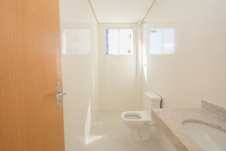 Apartamento à venda com 62m², 2 quartos e 2 vagas Apartamento à venda com 62m², 2 quartos e 2 vagasBanheiro da Suíte