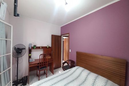 Casa à venda com 180m², 3 quartos e 3 vagas Casa à venda com 180m², 3 quartos e 3 vagasQuarto 2