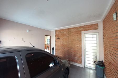 Casa à venda com 180m², 3 quartos e 3 vagas Casa à venda com 180m², 3 quartos e 3 vagasGaragem