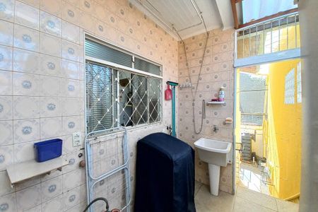 Casa à venda com 180m², 3 quartos e 3 vagas Casa à venda com 180m², 3 quartos e 3 vagasÁrea de Serviço