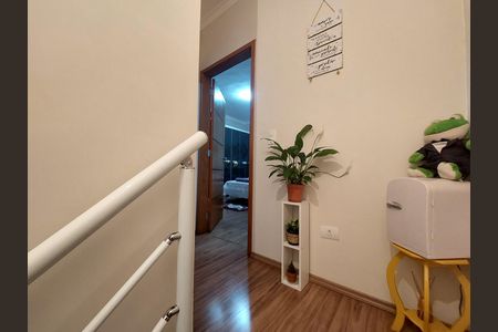 Casa à venda com 95m², 2 quartos e 2 vagas Casa à venda com 95m², 2 quartos e 2 vagasEscada