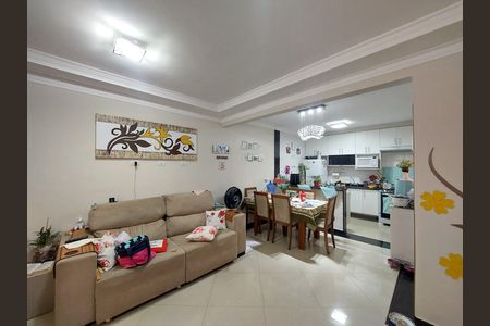 Casa à venda com 95m², 2 quartos e 2 vagas Casa à venda com 95m², 2 quartos e 2 vagasSala