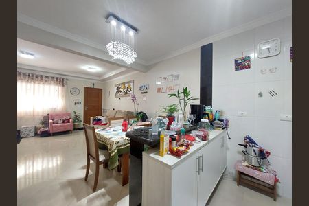 Casa à venda com 95m², 2 quartos e 2 vagas Casa à venda com 95m², 2 quartos e 2 vagasCozinha